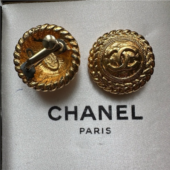 Chanel CC Gold Clip On Earrings - Picture 5 of 6